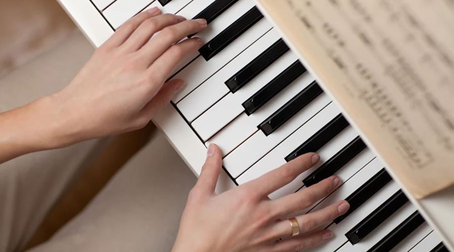 httpsDescobrindo a magia do piano com “Isabella’s Lullaby”ecovillemusical.com.brdescobrindo-a-magia-do-piano-com-isabellas-lullaby Descobrindo a magia do piano com “Isabella’s Lullaby”